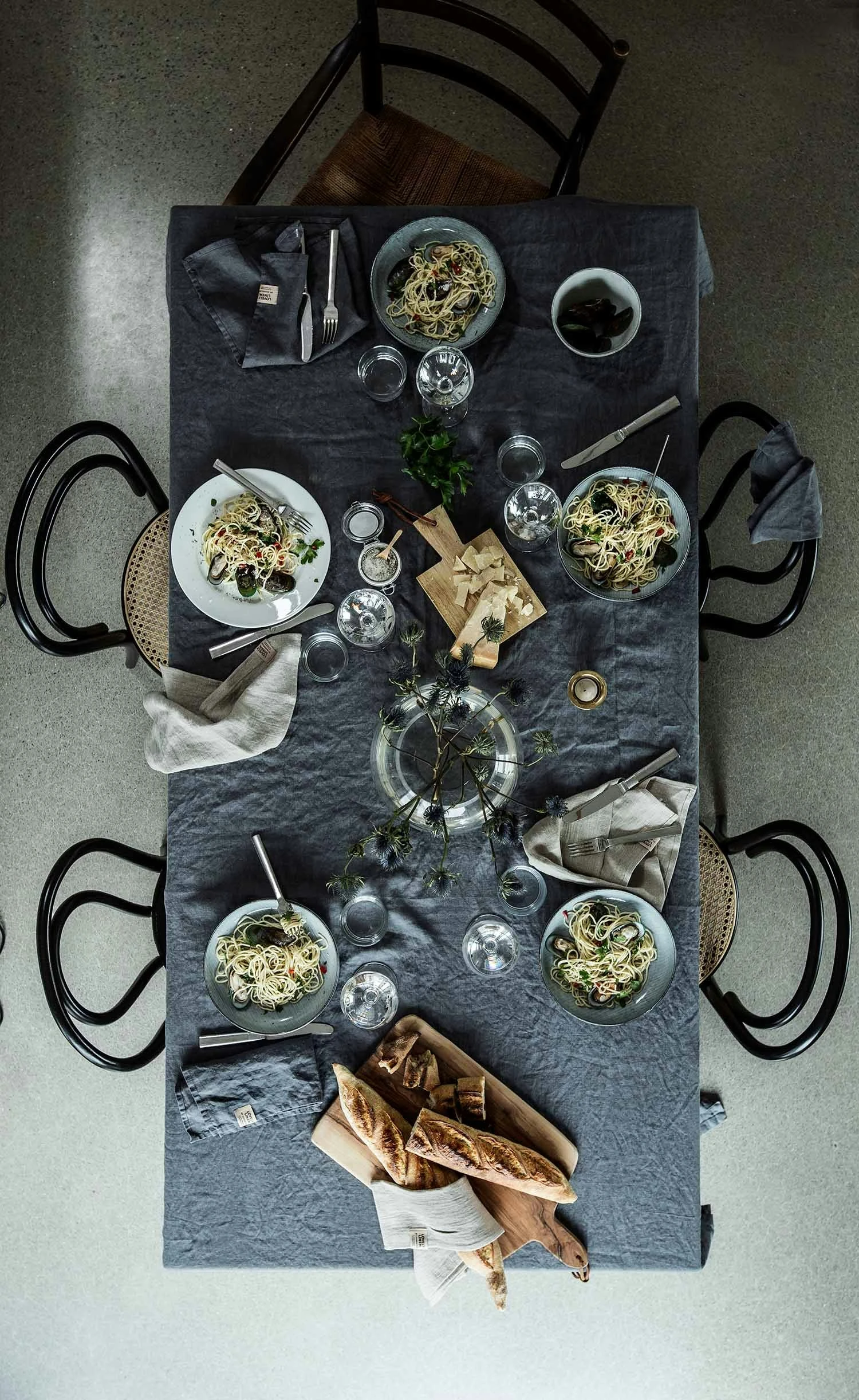 Lovely Tischdecke 145x250 Cm, Dunkelgrau – Bild 2